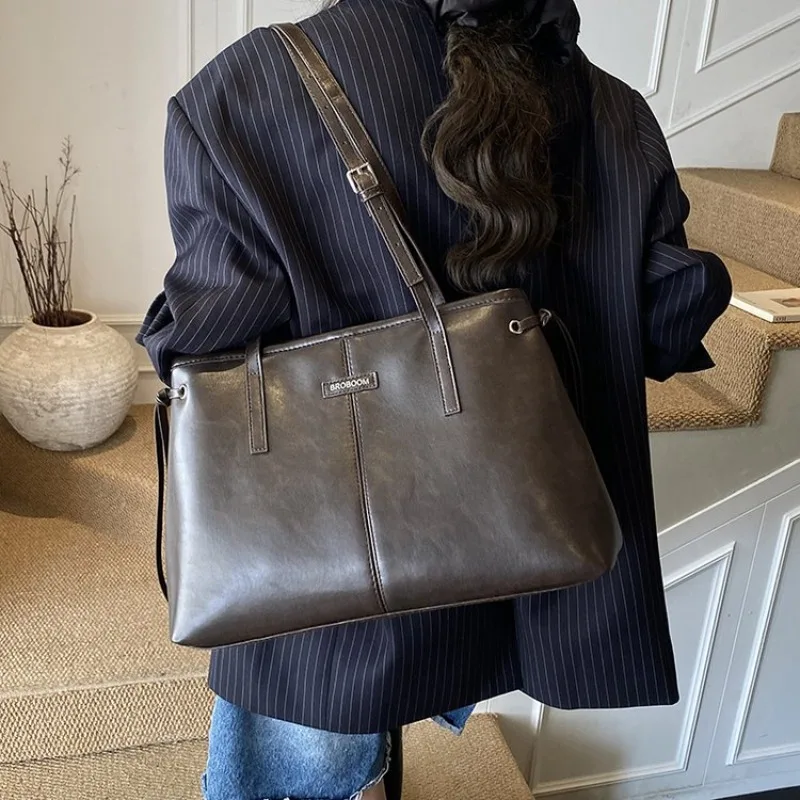 Luxury Bags Must Have - Tas Popok Desainer Ikon Mode Mewah