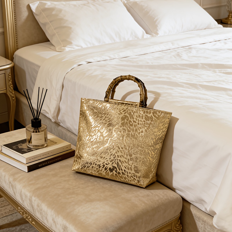Luxury Bags Collection - Tas tote jacquard daun emas metalik